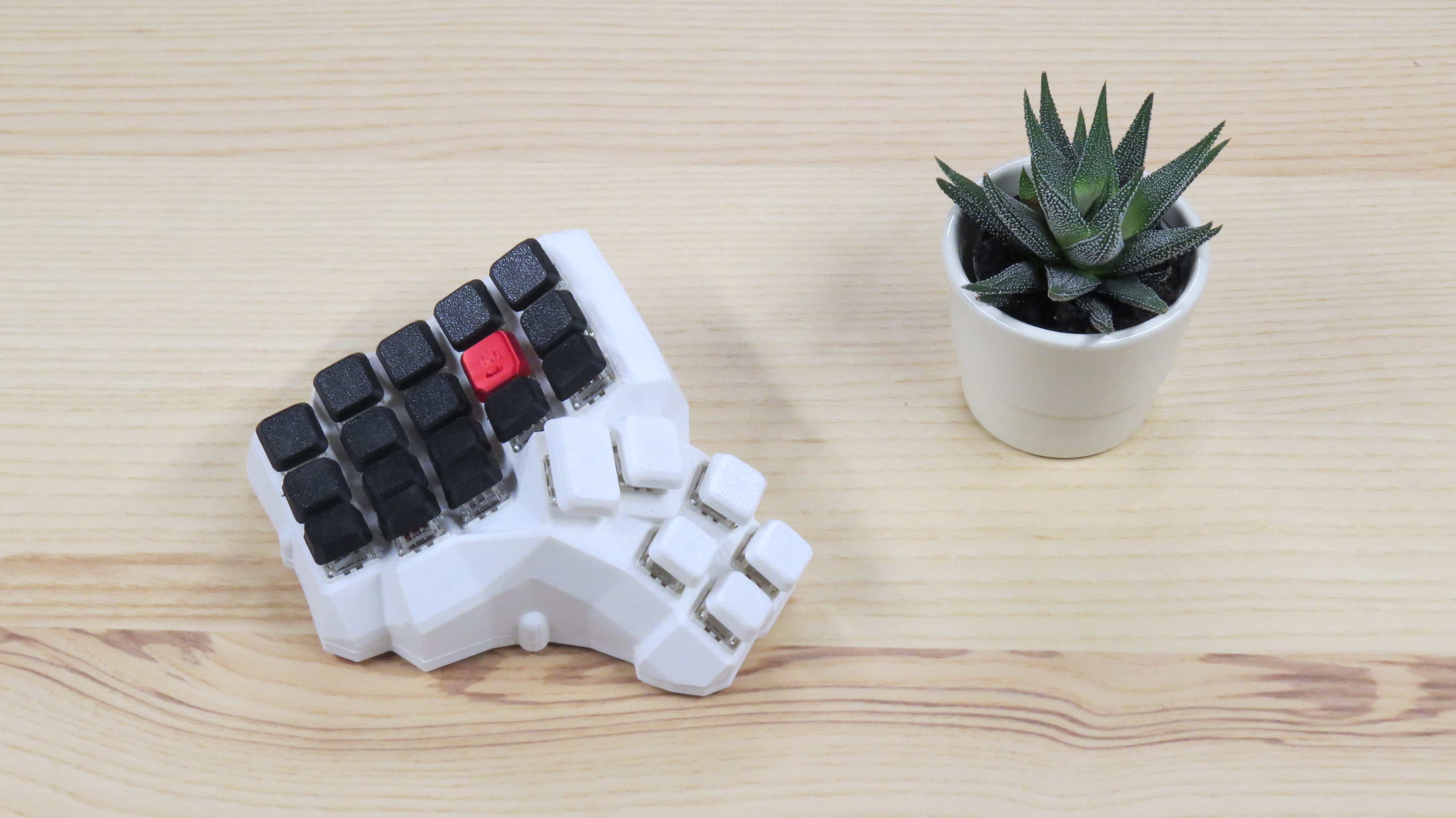 Dactyl Manuform – detal konstrukcji