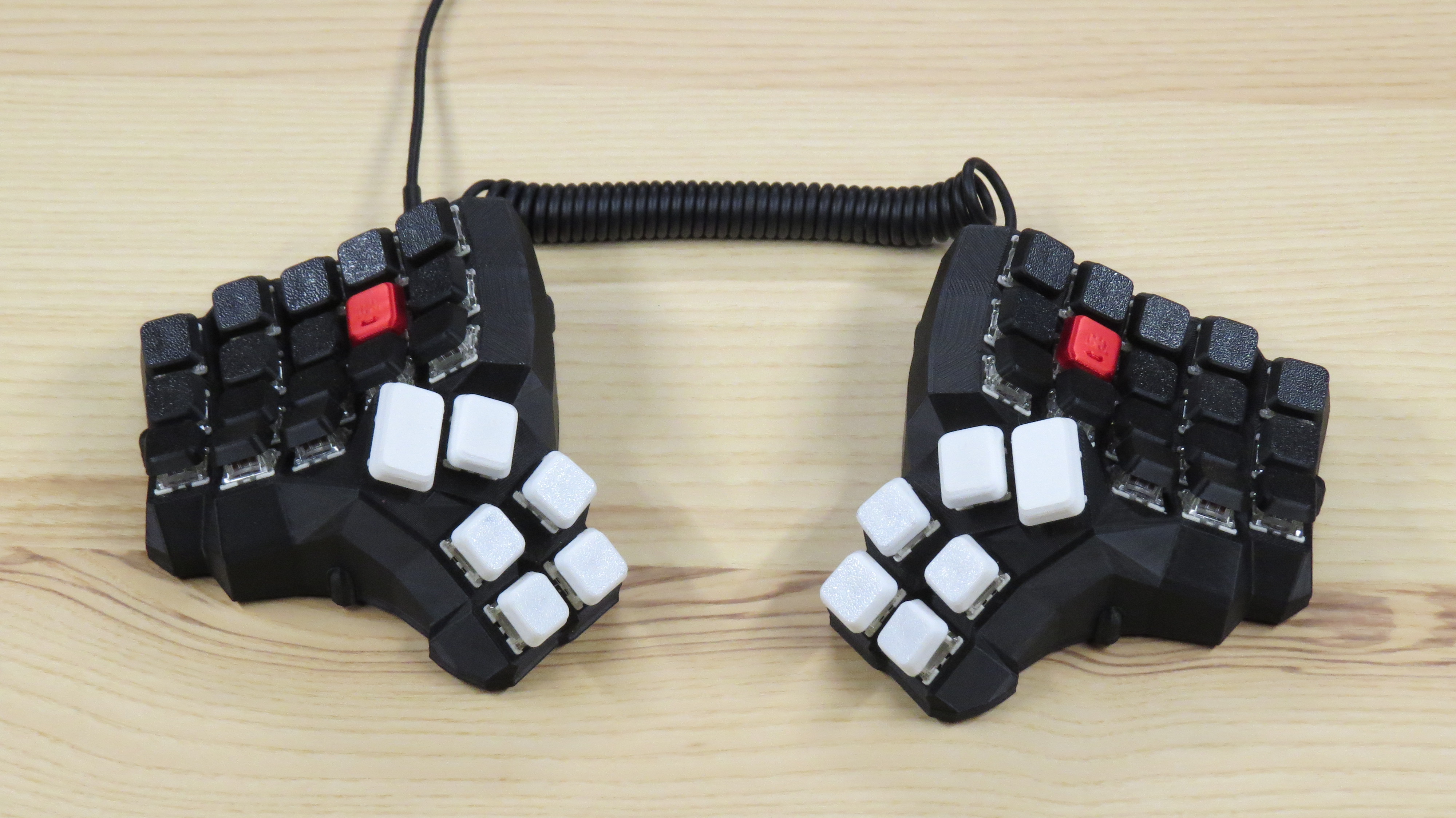 Ergonomiczna klawiatura mechaniczna Dactyl Manuform