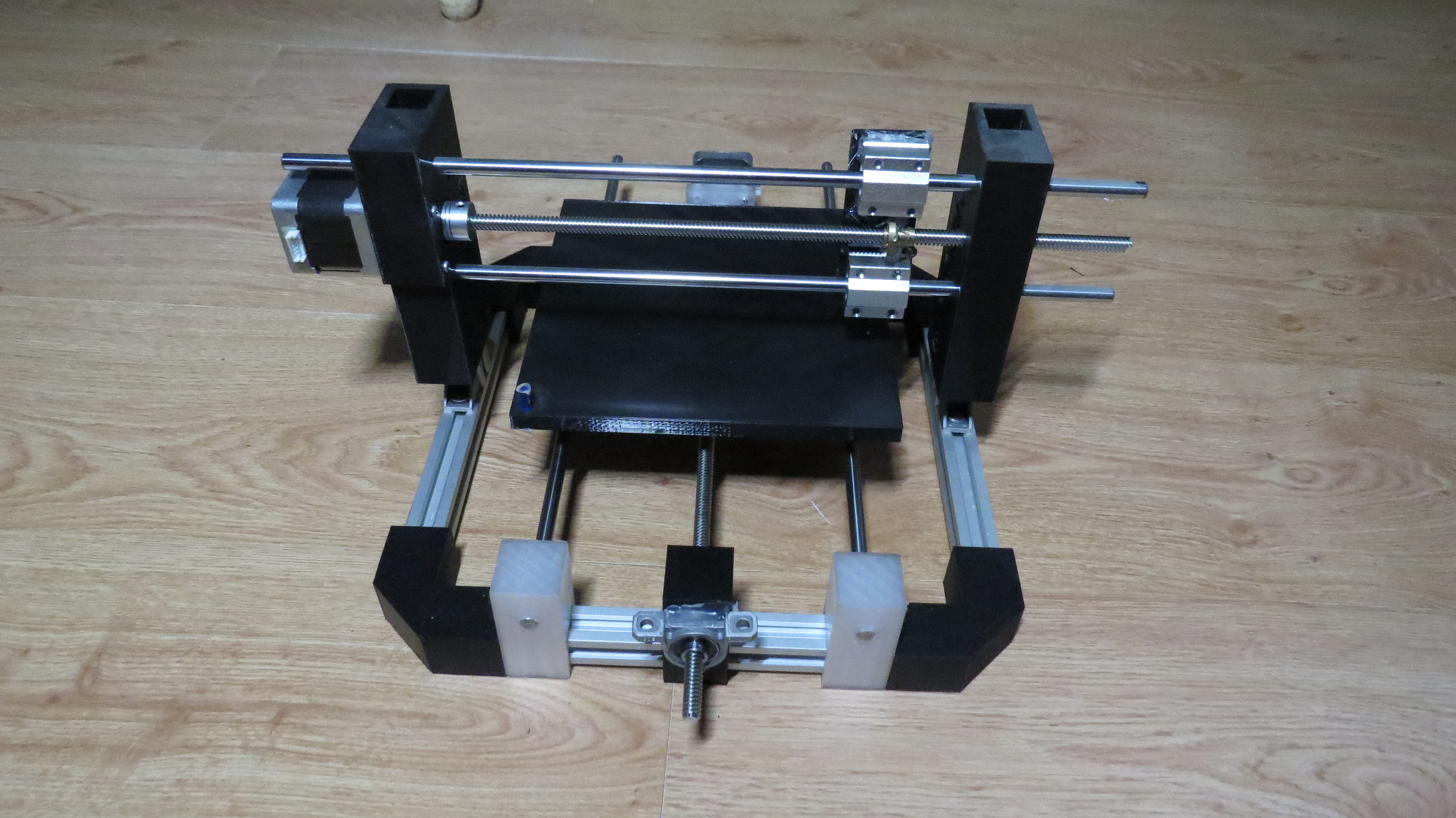 Ploter laserowy CNC – widok konstrukcji